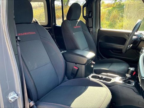 Used 2023 Jeep Wrangler Unlimited Rubicon w/ Cold Weather Group AWD/4WD image 9