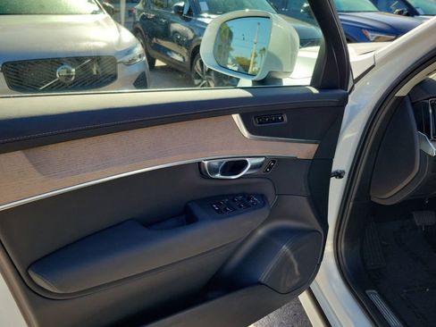 Certified 2025 Volvo XC90 B5 Plus image 24