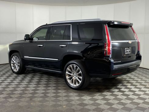 Used 2019 Cadillac Escalade Premium Luxury image 3