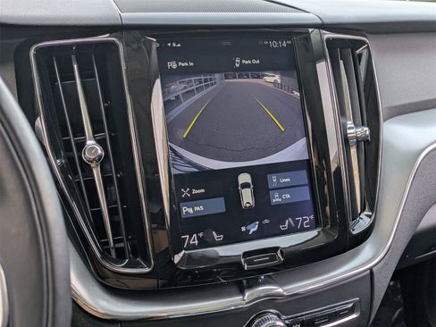 Used 2019 Volvo XC60 T5 Momentum w/ Premium Package image 13