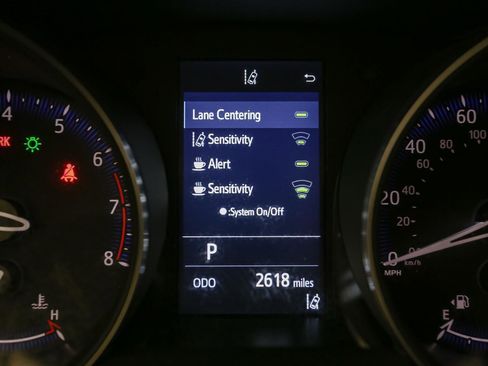 Used 2022 Toyota C-HR XLE image 35