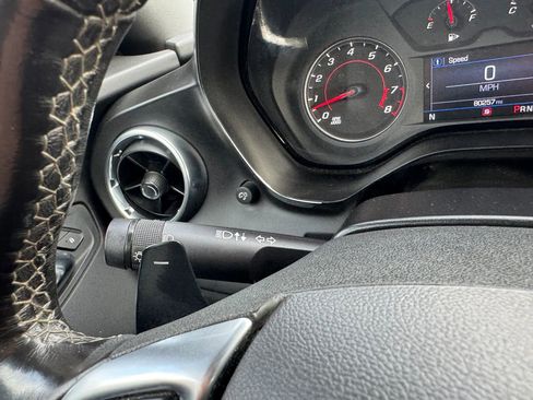 Used 2020 Chevrolet Camaro LT RWD image 11