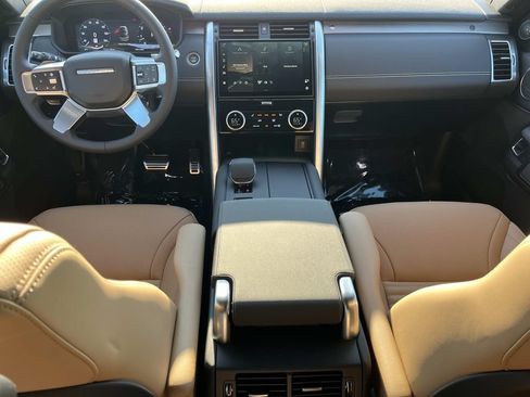 New 2026 Land Rover Discovery Limited Edition AWD/4WD image 9