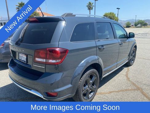 Used 2018 Dodge Journey Crossroad FWD image 3
