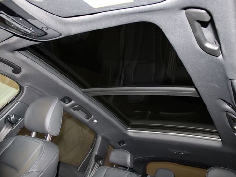 Certified 2025 Audi Q7 2.0T Premium w/ Convenience Package image 5