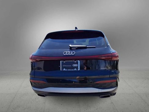 Certified 2025 Audi Q5 Premium w/ 19" Wheel Package AWD/4WD image 7
