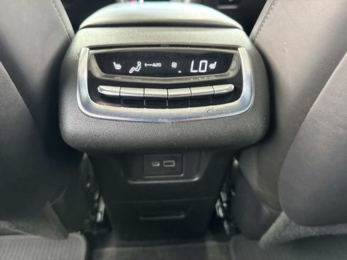Used 2020 Cadillac XT6 Premium Luxury w/ Platinum Package FWD image 15