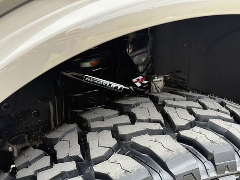 Used 2025 Ford Bronco Outer Banks AWD/4WD image 19
