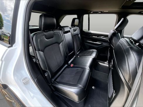 Used 2023 Jeep Grand Cherokee Altitude AWD/4WD image 21