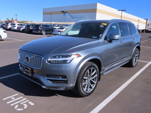 Used 2017 Volvo XC90 T6 Inscription w/ Vision Package AWD/4WD image 2