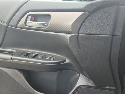 Used 2016 Honda Accord Sport image 14
