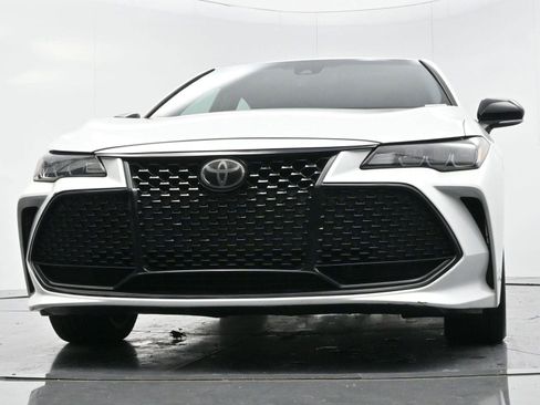 Used 2019 Toyota Avalon XSE image 40
