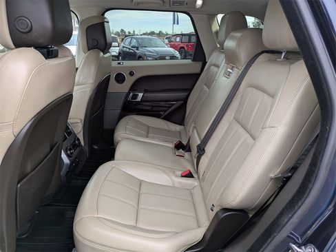 Used 2020 Land Rover Range Rover Sport HSE image 12