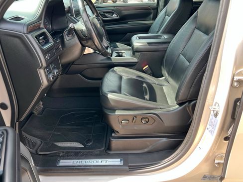 Used 2021 Chevrolet Suburban LT AWD/4WD image 18