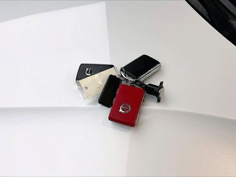 Used 2019 Volvo XC40 T5 R-Design image 15