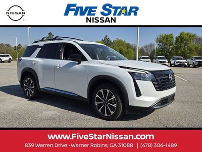 New 2026 Nissan Pathfinder Platinum w/ Cargo Package