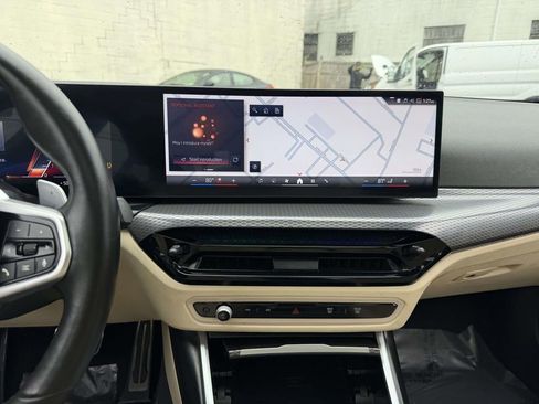 Used 2025 BMW 330i xDrive Sedan AWD/4WD image 19