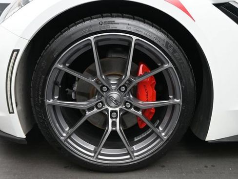 Used 2017 Chevrolet Corvette Stingray Coupe w/ 1LT RWD image 9