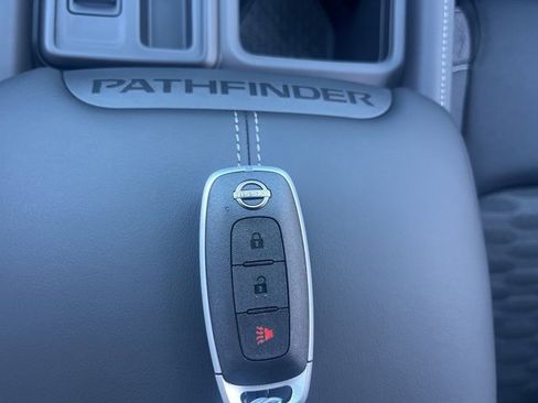 New 2026 Nissan Pathfinder S image 18
