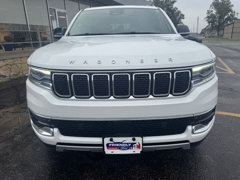 Used 2023 Jeep Wagoneer Series II AWD/4WD image 11