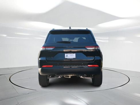 New 2025 Jeep Grand Cherokee Altitude AWD/4WD image 3