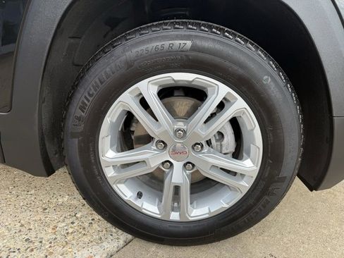 Used 2023 GMC Terrain SLE w/ Driver Convenience Package image 12