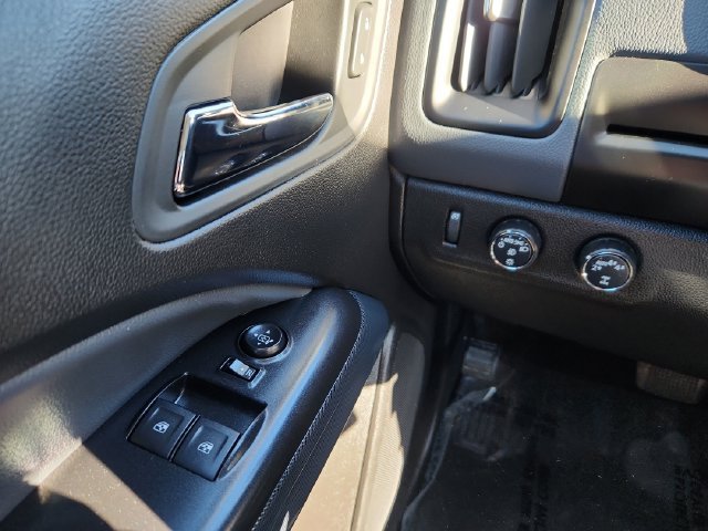 Used 2017 Chevrolet Colorado Z71 AWD/4WD image 36