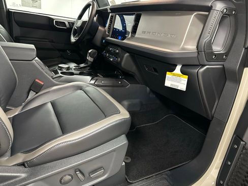 New 2025 Ford Bronco Outer Banks image 28