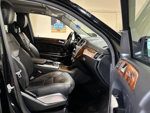 Used 2015 Mercedes-Benz GL 550 4MATIC image 14