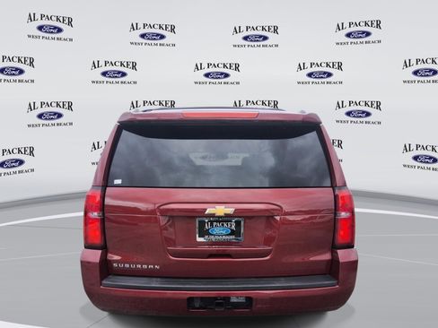 Used 2018 Chevrolet Suburban LS w/ All-Season Package AWD/4WD image 4