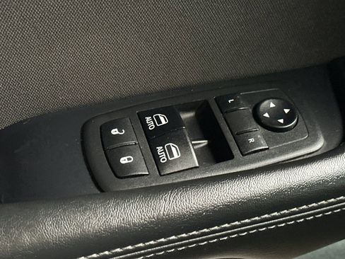 Used 2018 Dodge Challenger SXT image 12