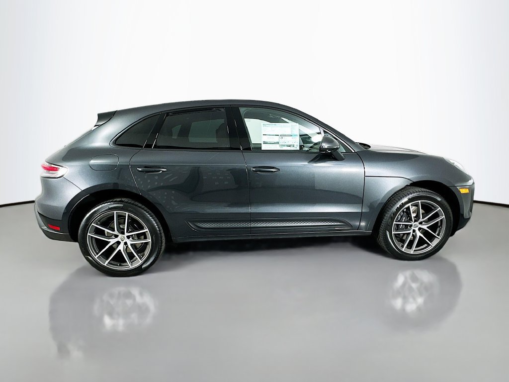 Certified 2026 Porsche Macan AWD/4WD image 8