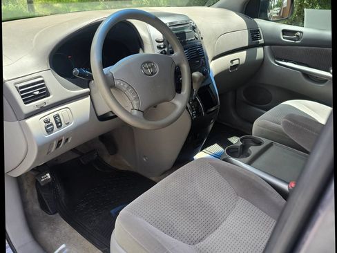 Used 2006 Toyota Sienna FWD image 12