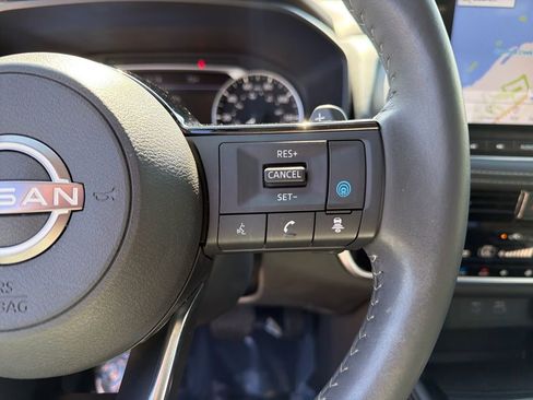 Used 2023 Nissan Rogue SL w/ SL Premium Package image 24