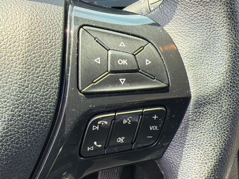 Used 2019 Ford Explorer XLT w/ Equipment Group 202A FWD image 8