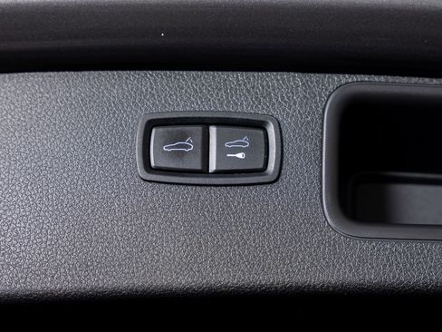 Used 2016 Porsche Macan Turbo image 21