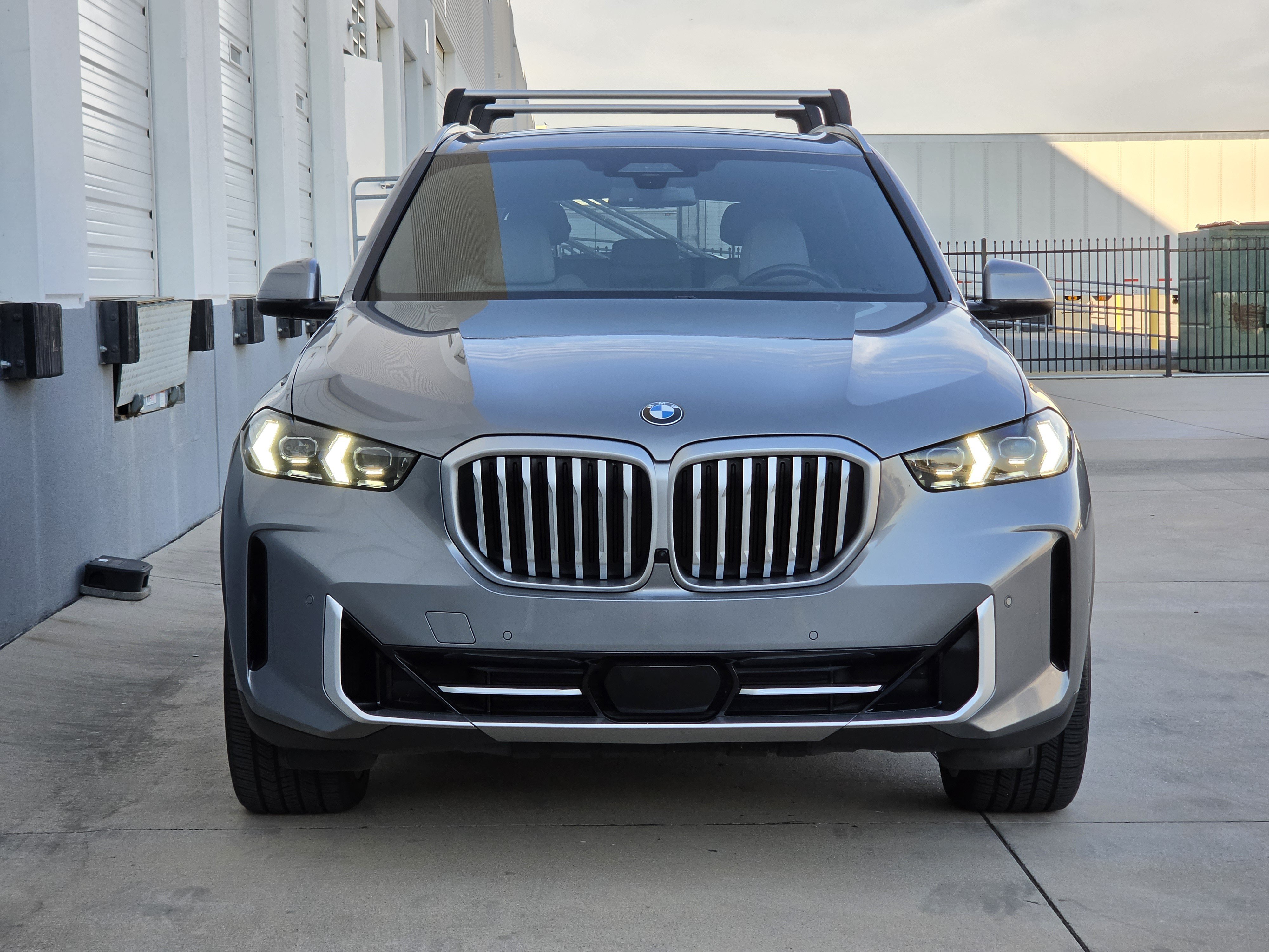 Used 2024 BMW X5 sDrive40i w/ Premium Package RWD image 2