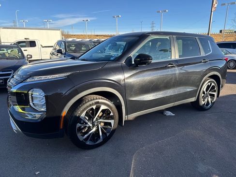 Used 2022 Mitsubishi Outlander SE image 24