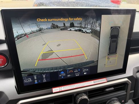 Used 2025 Toyota 4Runner TRD Off-Road Premium image 22