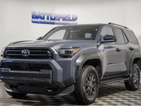 Used 2025 Toyota 4Runner SR5 image 3