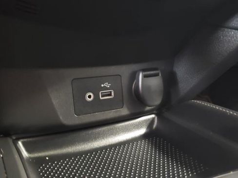 Used 2018 Nissan Rogue S AWD/4WD image 29