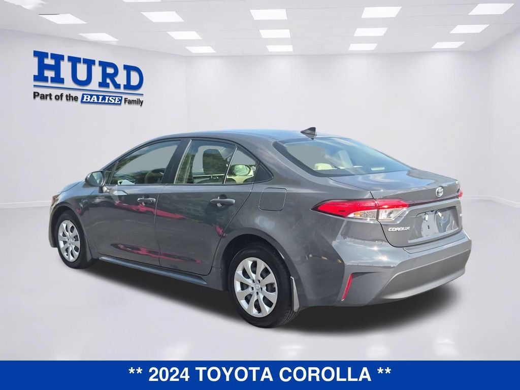 Used 2024 Toyota Corolla LE FWD image 5