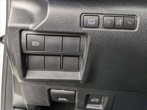 Used 2022 Lexus IS 300 image 10