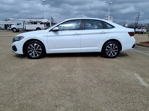 Used 2024 Volkswagen Jetta S FWD image 2