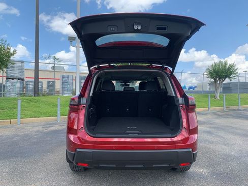 New 2026 Nissan Rogue SV FWD image 5