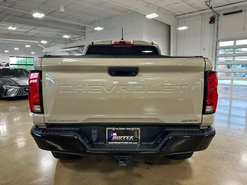 Used 2023 Chevrolet Colorado ZR2 w/ ZR2 Convenience Package III AWD/4WD image 6
