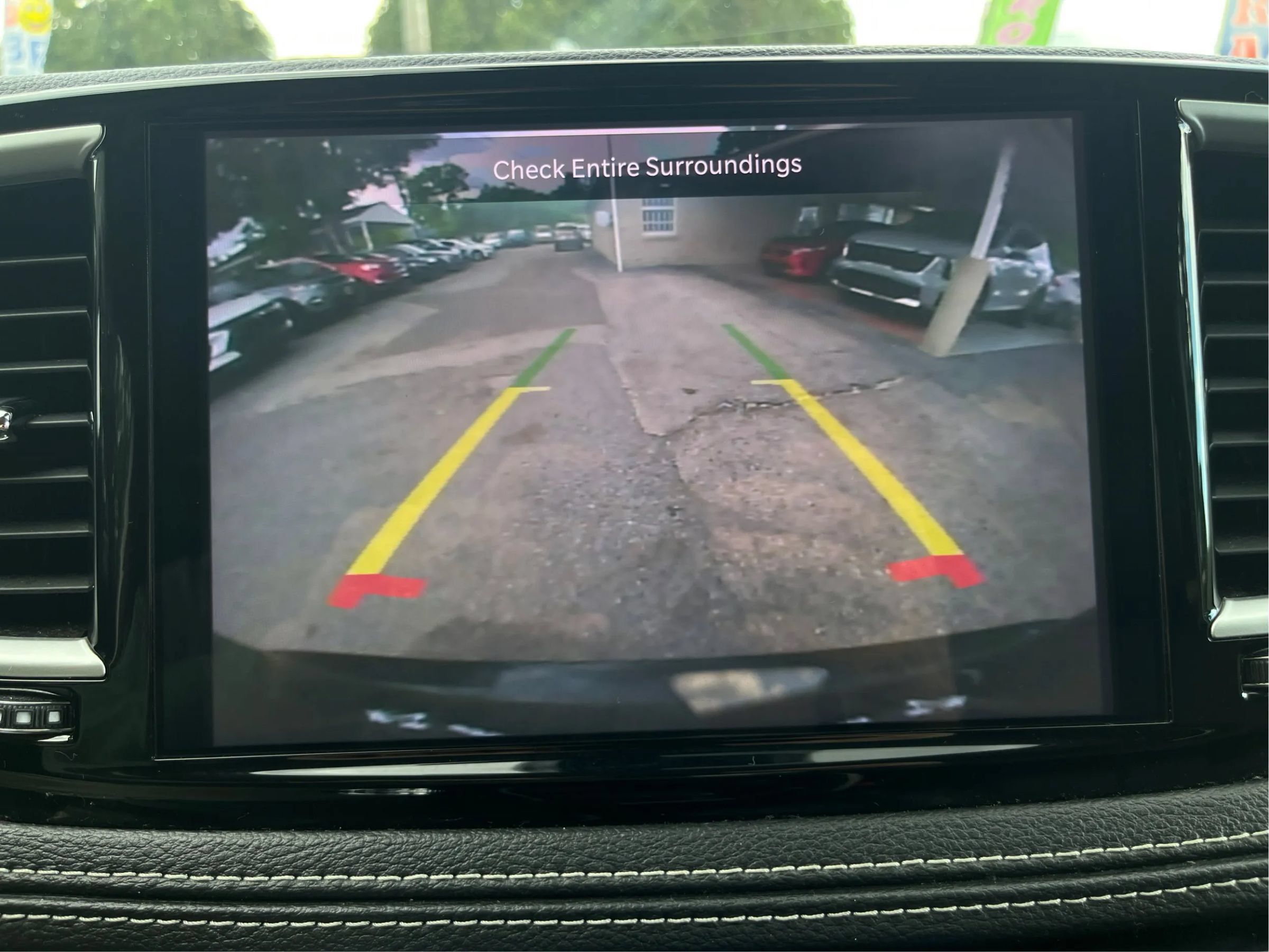 Used 2024 Chrysler Pacifica Limited FWD image 29