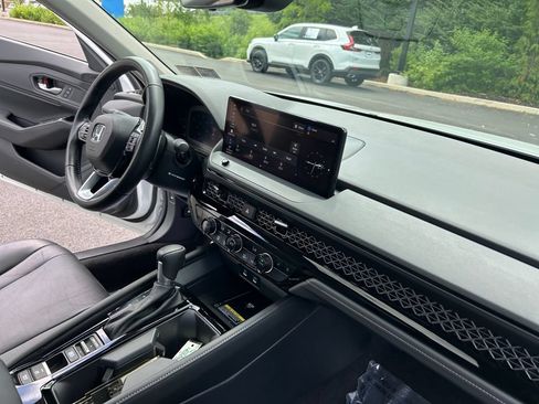 Used 2024 Honda Accord Touring image 21