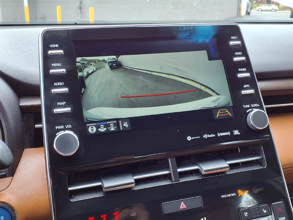 Certified 2019 Toyota Avalon Limited w/ Advanced Safety Package FWD image 17