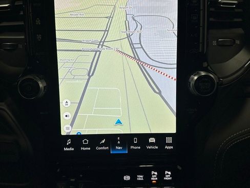 Used 2024 RAM 2500 Limited image 30